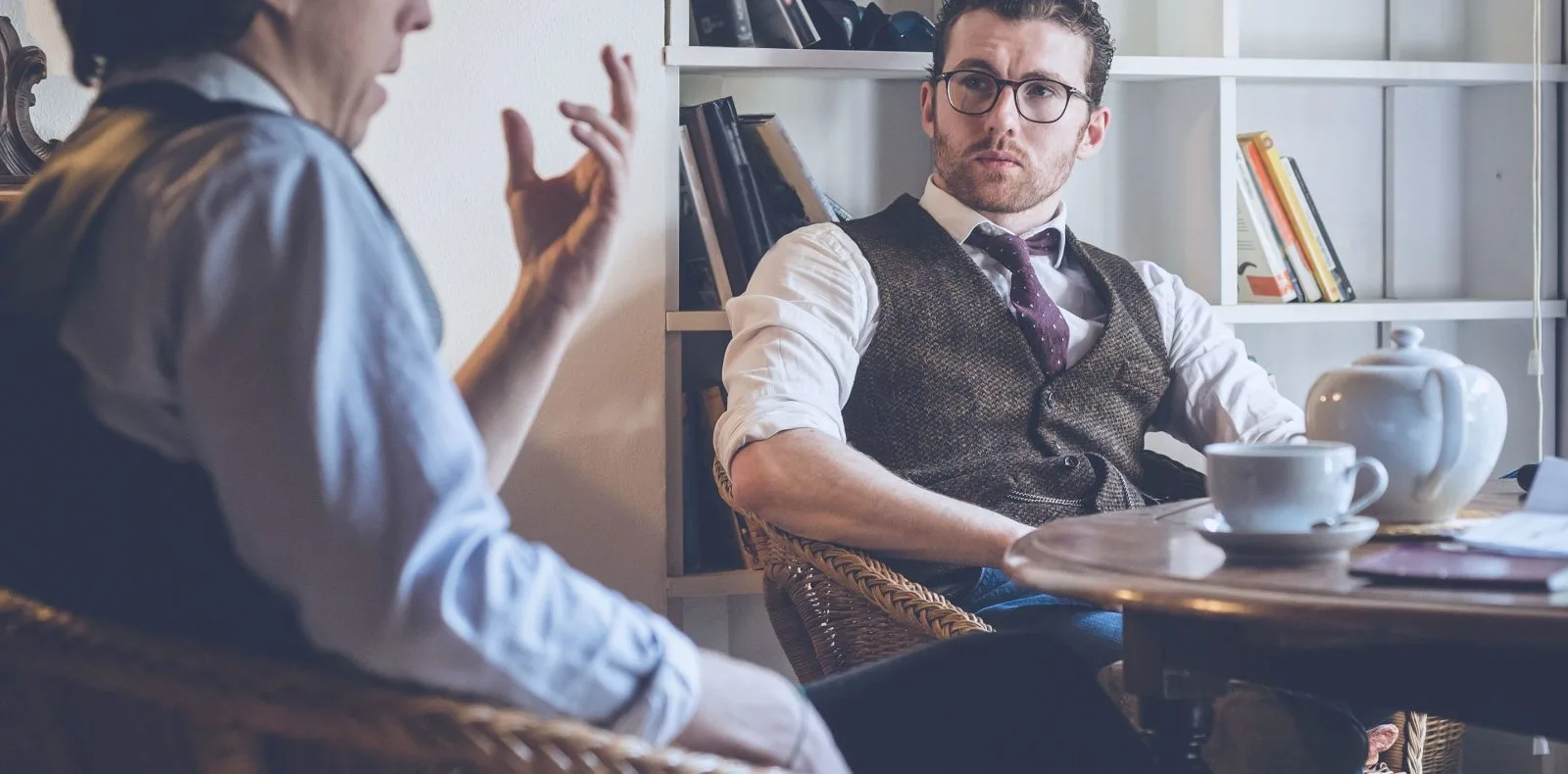 Étudiants motivés appliquant les conseils réussite étudiants Tunisie pour réussir leurs études